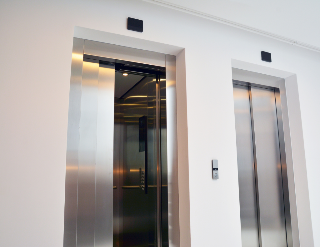 Elevator door opening